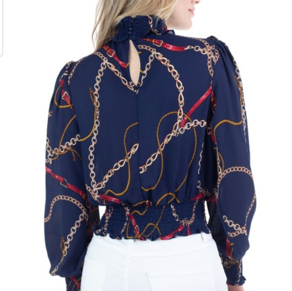 💙Host Pick!💙Chain & Rope Print Smocked Top - Picture 3 of 4